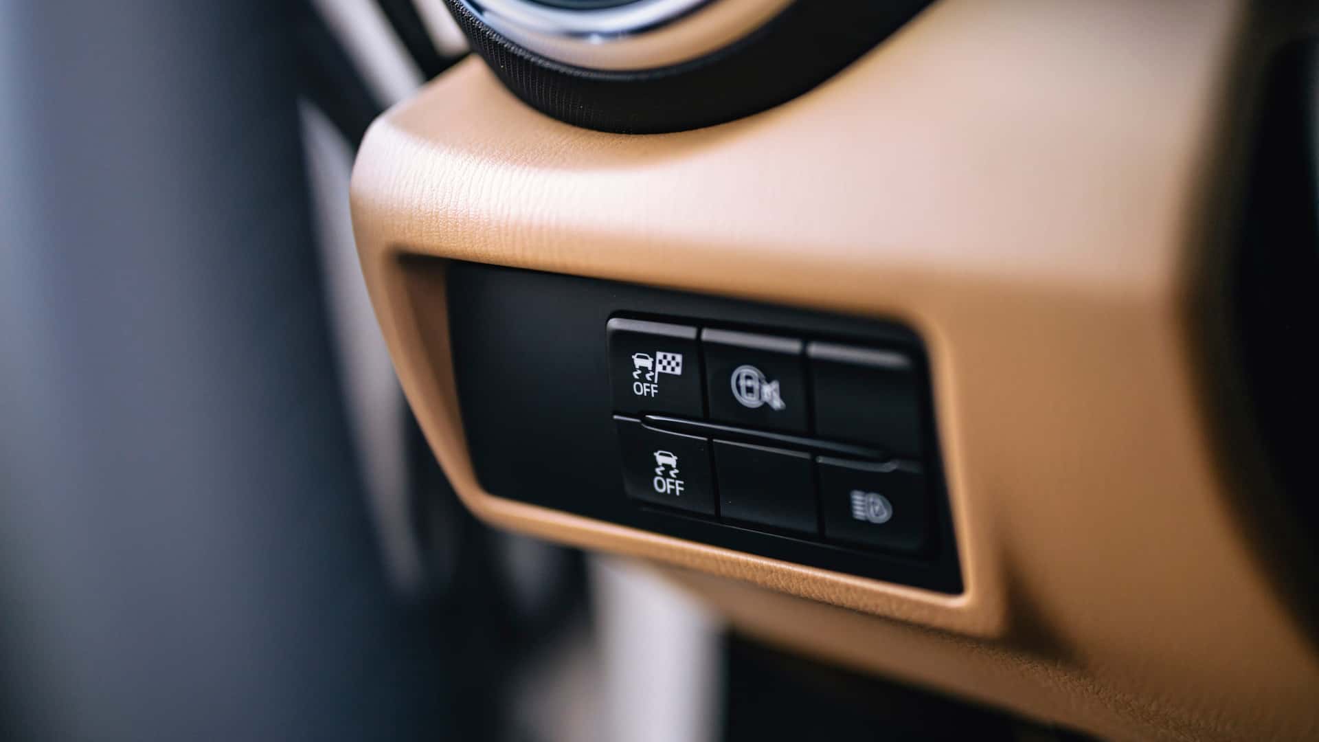 https://cdn.motor1.com/images/mgl/3WnLQj/s1/2024-mazda-mx-5-miata-grand-touring-review.jpg