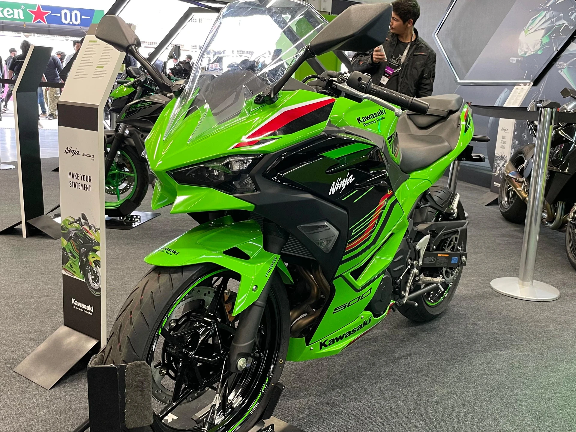 Kawasaki confirma novas Z 500 e Ninja 500 para o Brasil em agosto