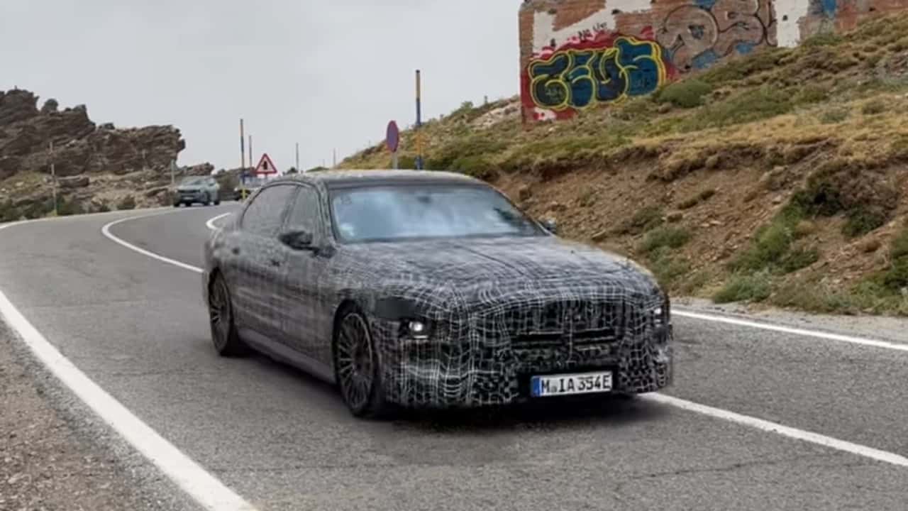 BMW Serie 7 foto spia