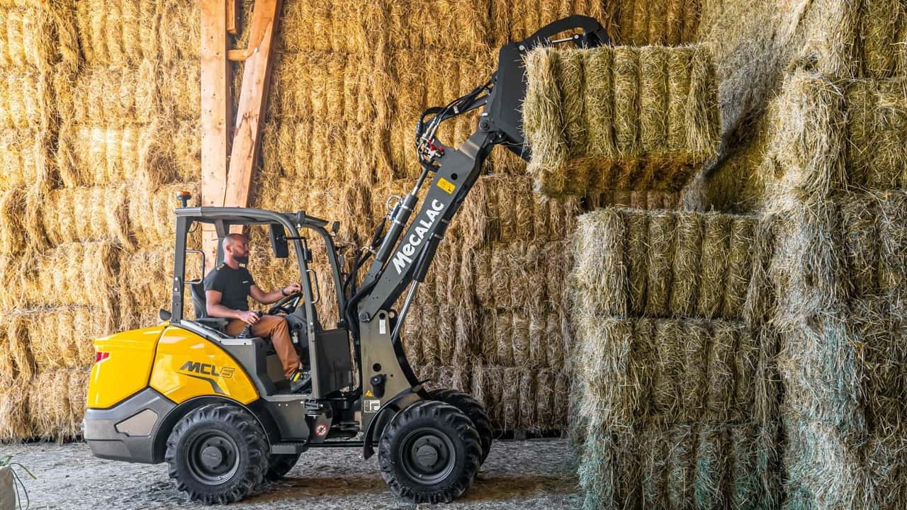 Mecalac: con le pale MCL entra nel settore agricolo