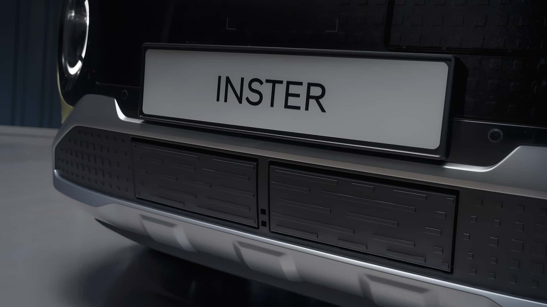 https://cdn.motor1.com/images/mgl/3Wnx7X/s1/hyundai-inster-2024.jpg