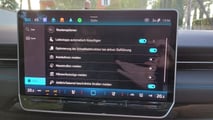 VW ID.7: Wenn die oberste Option gewählt wird, empfiehlt das System Ladestopps für längere Routen 
