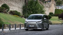 Lexus LM 350h Türkiye'de!