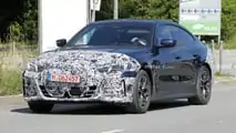 Foto spia del restyling della BMW i4 del 2025