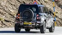 Land Rover SVX casus görüntüleri