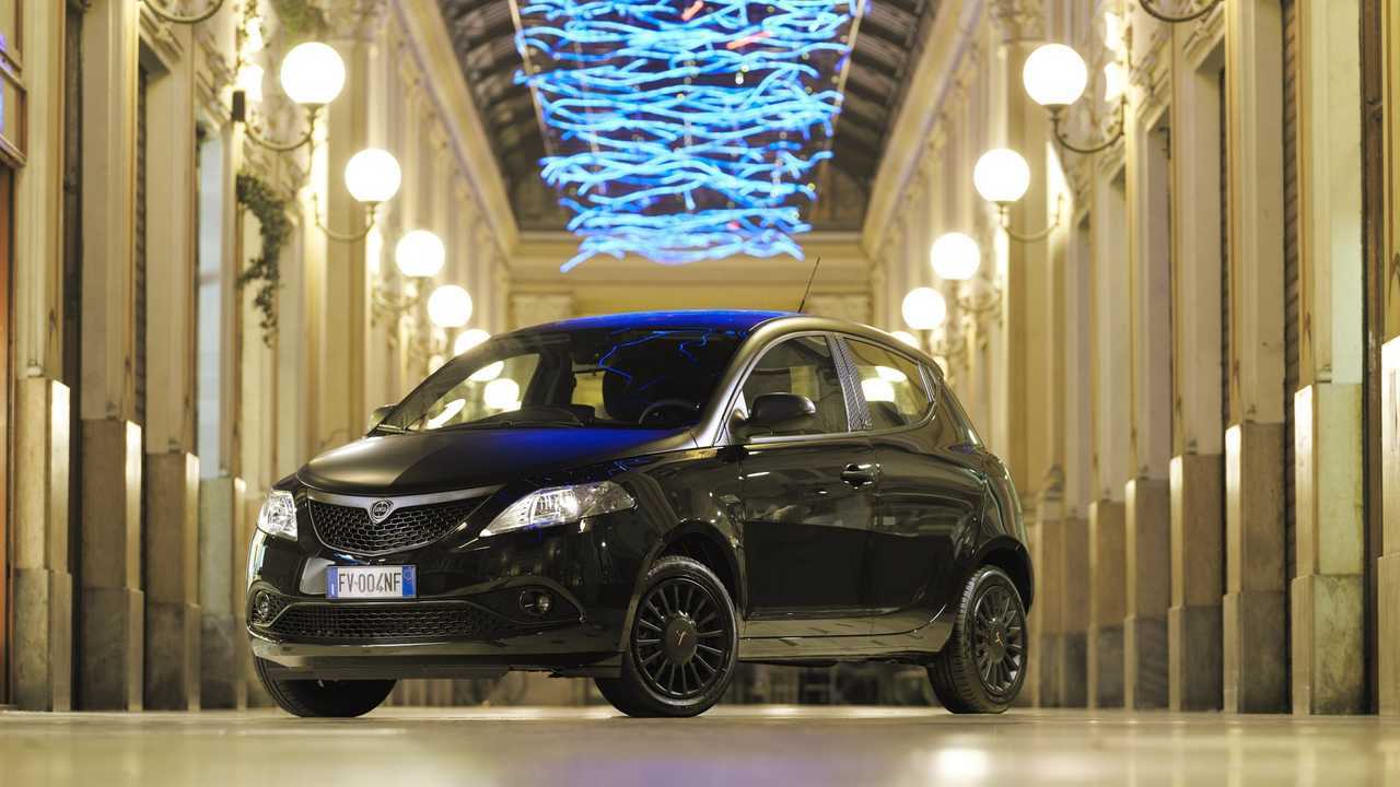 Lancia Ypsilon Black and Noir