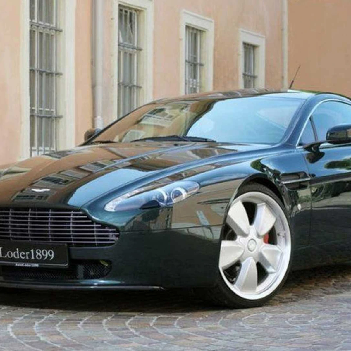 ASTON MARTIN カタログ 1988 Aston Martin V8 Vantage X-Pack Coupe | Autosport