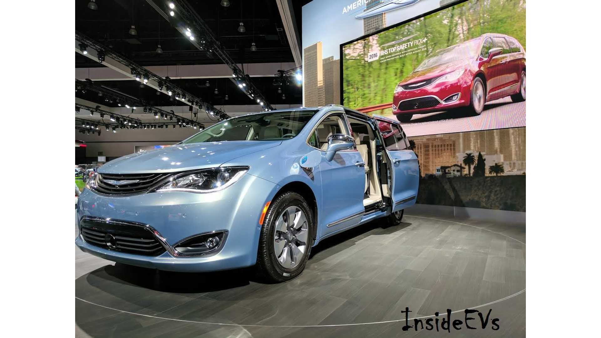 Chrysler Pacifica Phev Worlds First Plug In Minivan Review