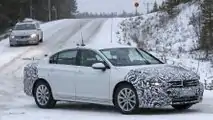 Volkswagen Passat 2019, le foto spia del restyling