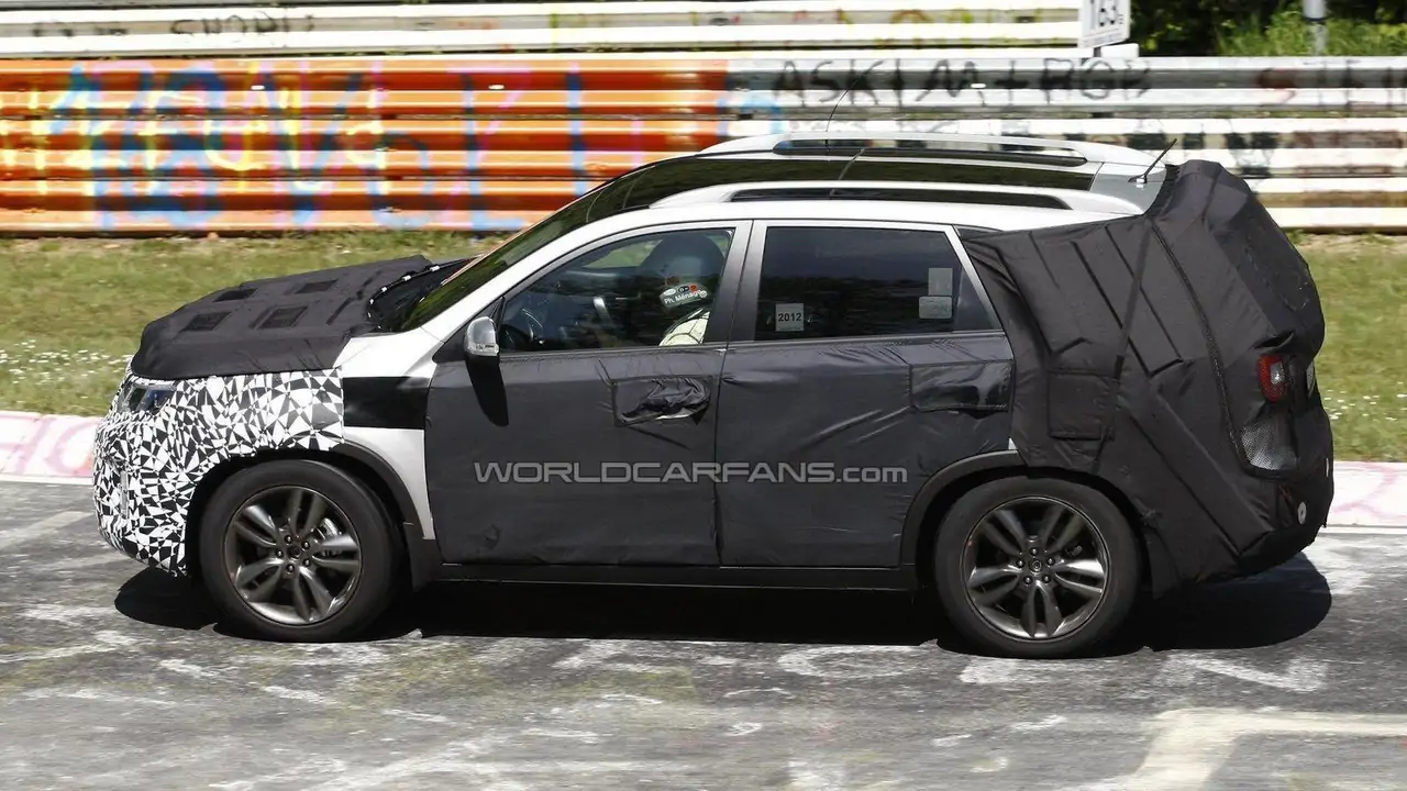 Kia Sorento Facelift Spied Up On Two Wheels At Nurburgring