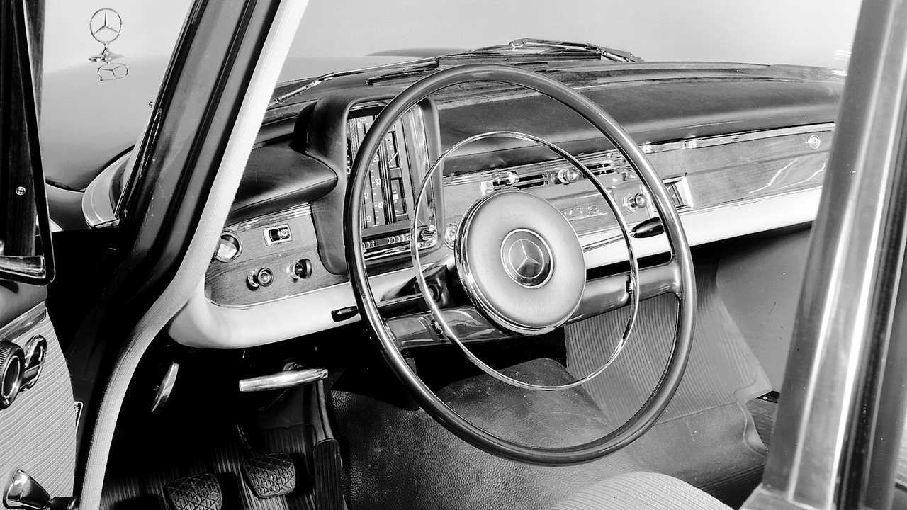 Mercedes, 120 anni di evoluzione del volante