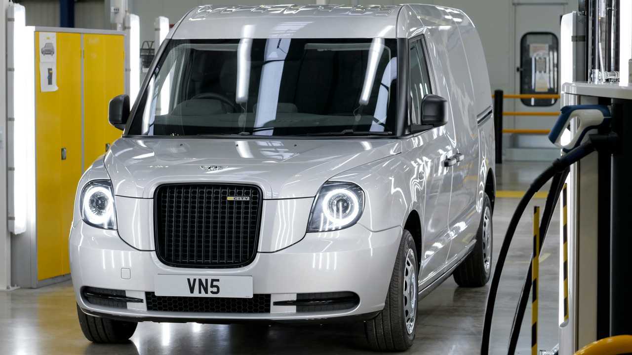 LEVC begins testing new van with DPD