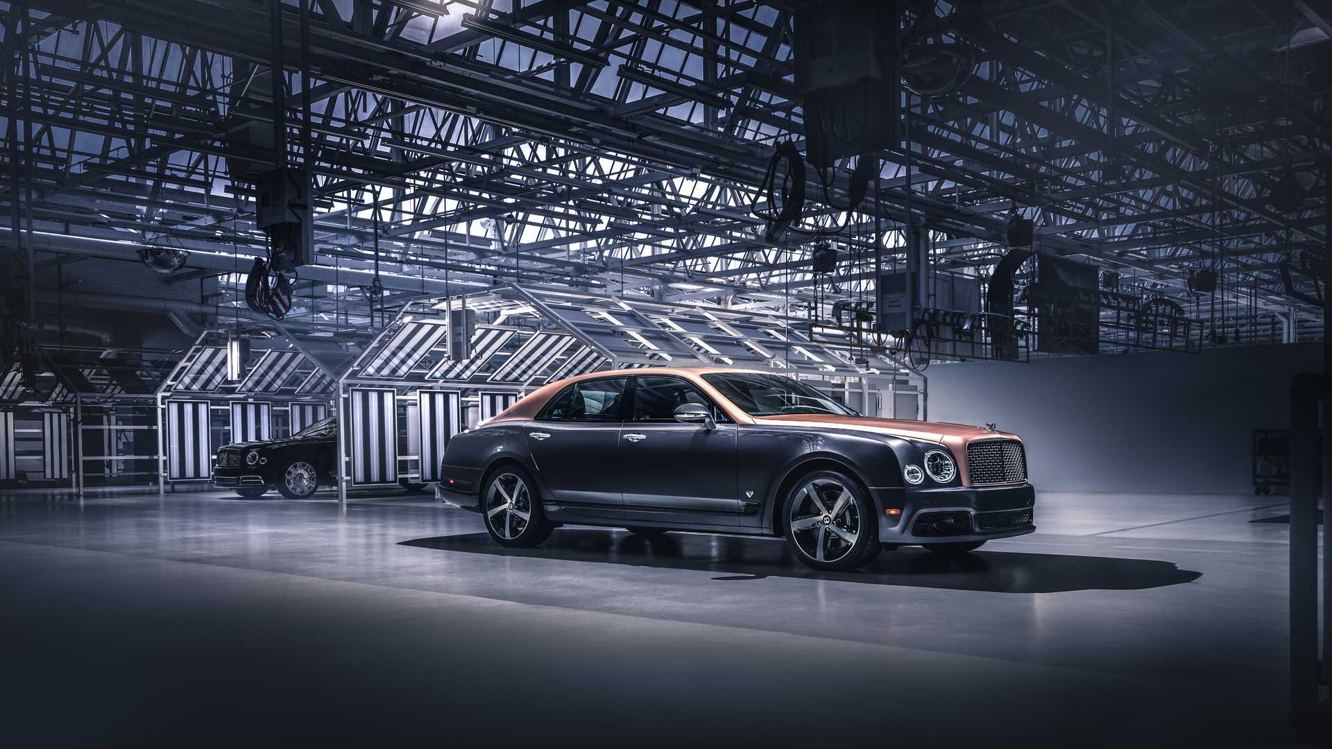 Final Bentley Mulsanne Assembled, Flying Spur Becomes Flagship