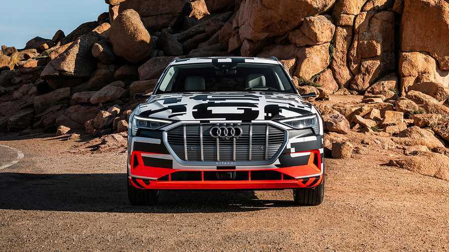 Audi лишила кроссовер e-tron электромотора