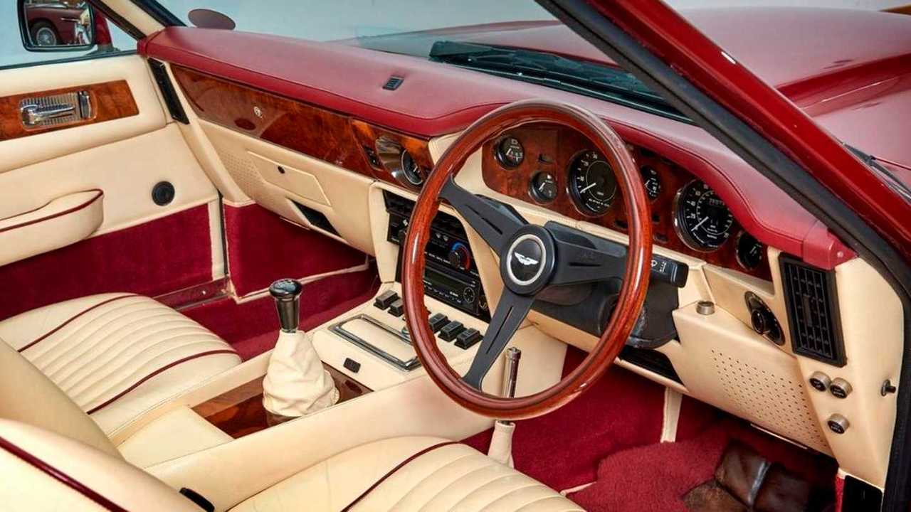 Aston Martin V8 Volante 1988 года