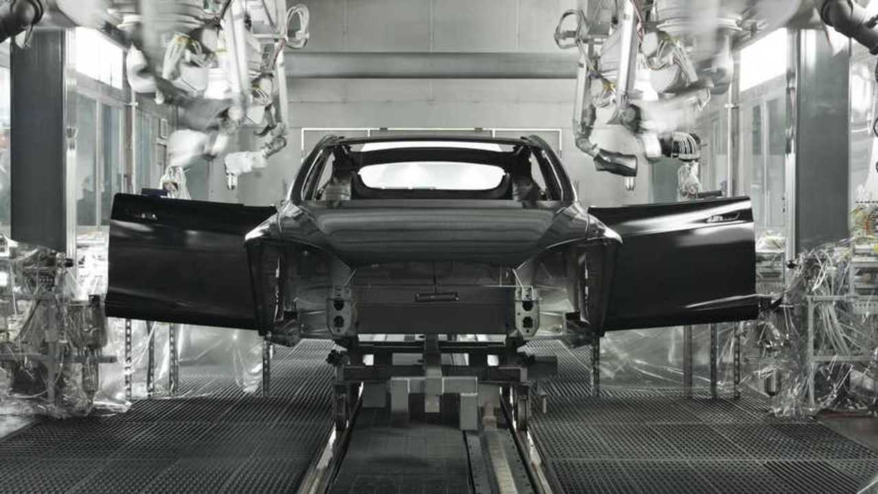 Porsche и Audi доработают новую платформу для электрокаров после разборки Tesla Model 3