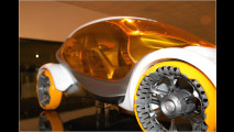Smart und Cadillac vorn
