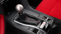 Honda Civic Type R vs. Peugeot 308 GTi