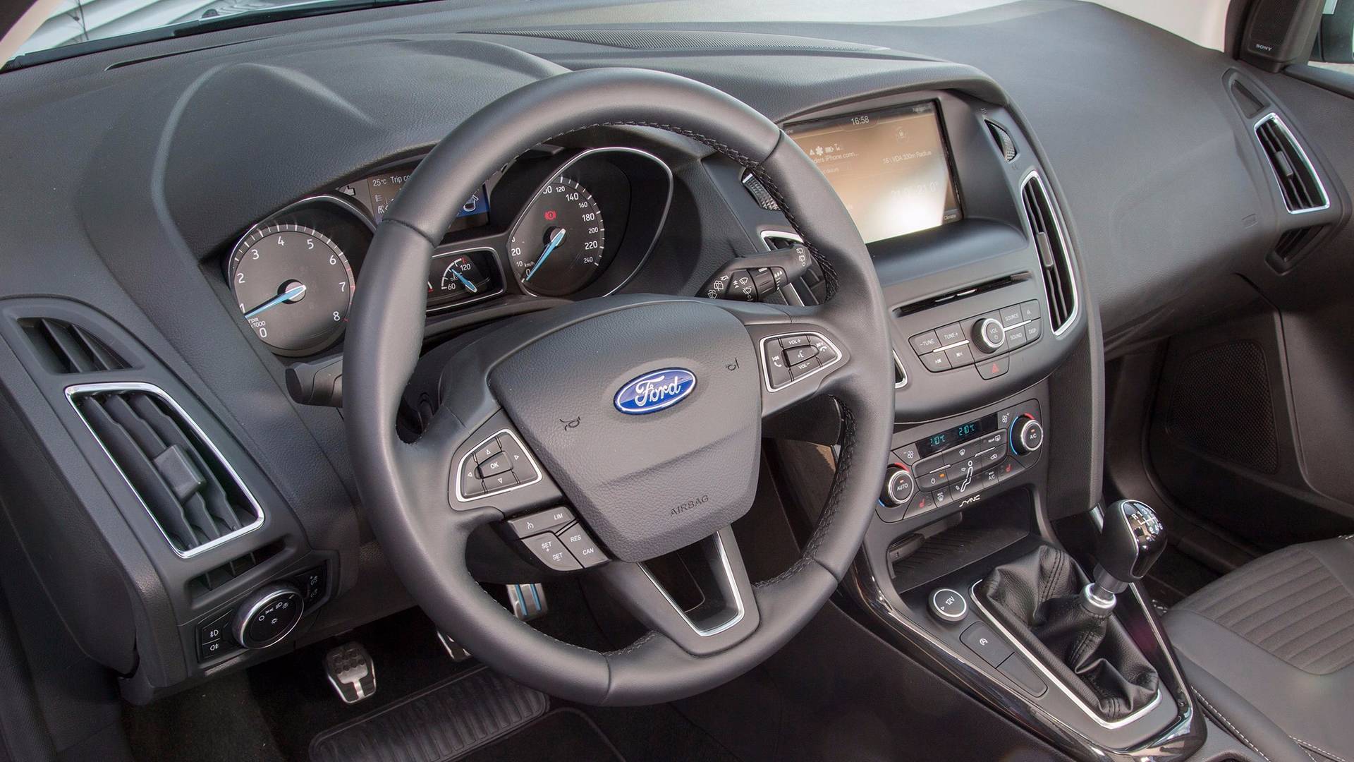 ford-focus-2015.jpg