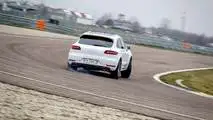 Alfa Romeo Stelvio Quadrifoglio VS Porsche Macan Turbo Performance Pack