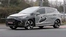 Ford Fiesta Facelift (2021) auf ersten Erlkönigbildern