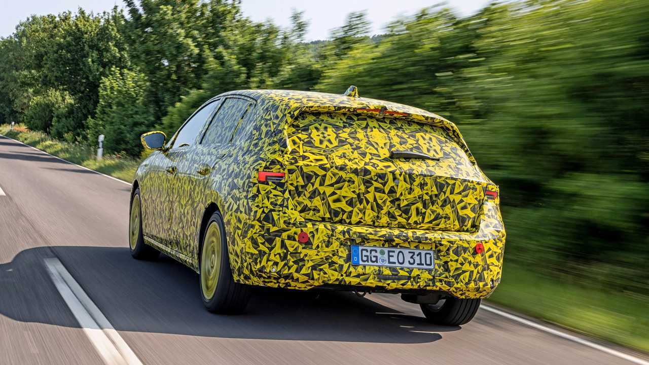 Nuova Opel Astra, la prova in anteprima del prototipo