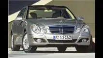 Mercedes weckt Fahrer