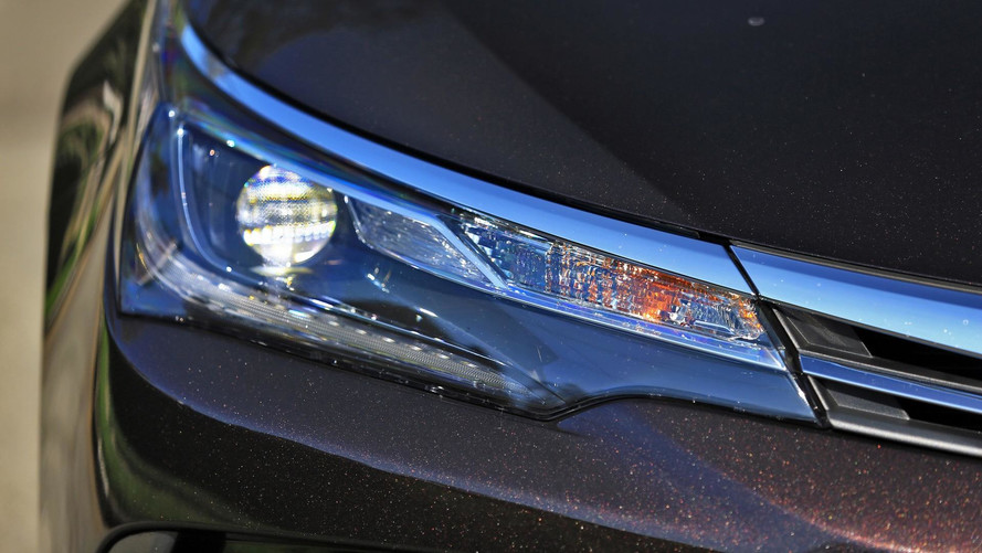 Comparativo - Toyota Prius e Corolla Altis