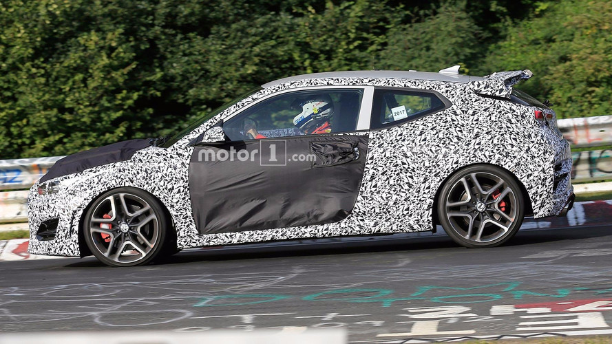 Hyundai Veloster casus fotolar