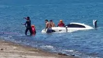 Nissan GT-R dans l'eau