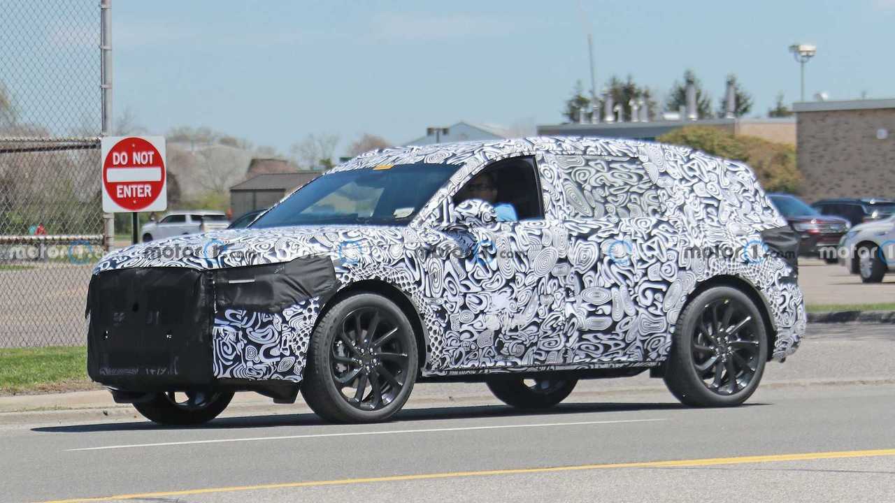 ford-fusion-active-side-view-spy-photo (1)