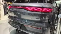 BYD Atto 8 DM-P estreia no Brasil