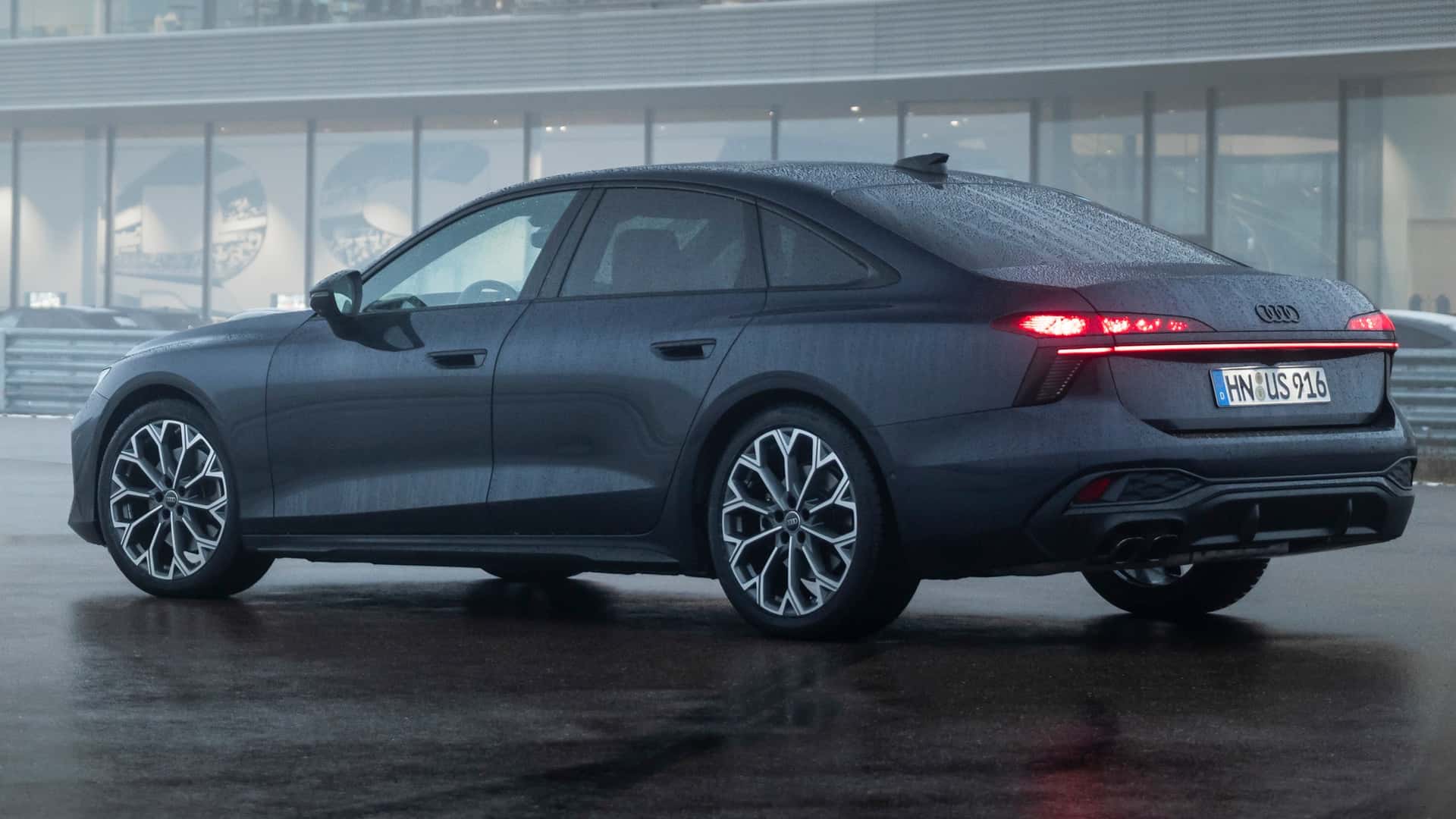 https://cdn.motor1.com/images/mgl/404GJM/s1/audi-v6-tdi-ea897evo4-engine.jpg