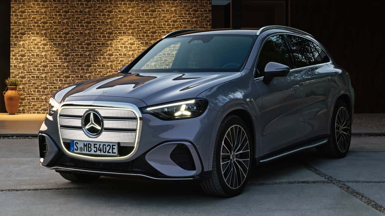 Mercedes-Benz GLC EQ tem 713 km de autonomia, tela de 39" e ChatGPT