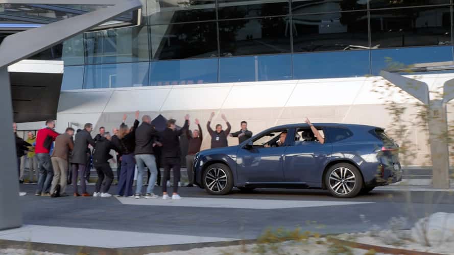 Più di 1.000 km in auto elettrica: il test sull'autonomia di BMW