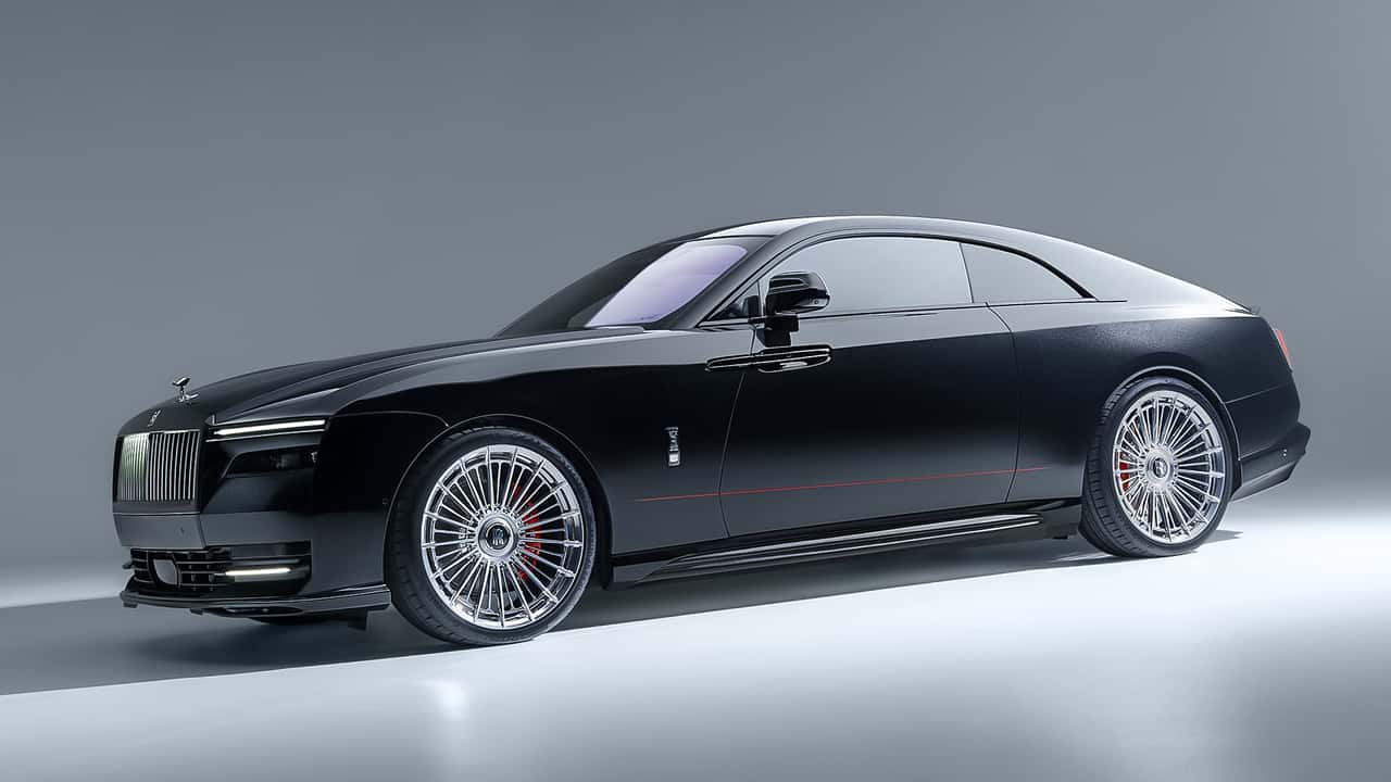 Fibra di carbonio e frontale illuminato per la Rolls-Royce Spectre
