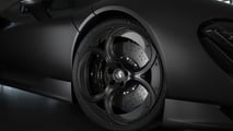 Alfa Romeo 33 Stradale 裸碳纖維版本驚豔亮相