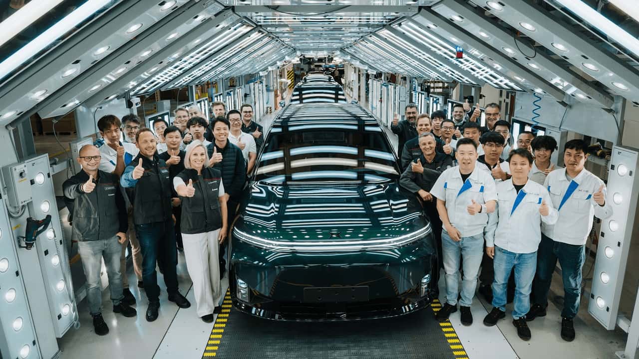 XPeng G9L, prima prova di produzione europea a Graz