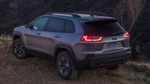 2023-jeep-cherokee-altitude-lux (1)