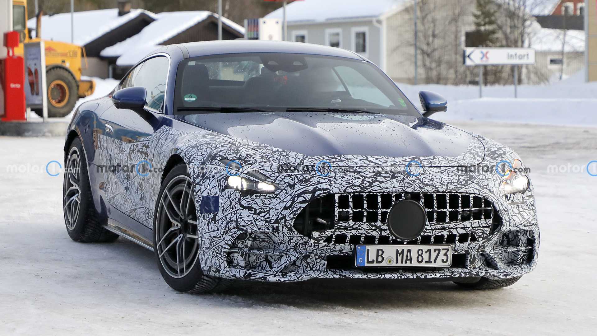 mercedes-amg-gt-front-view-facelift-spy-photo.jpg