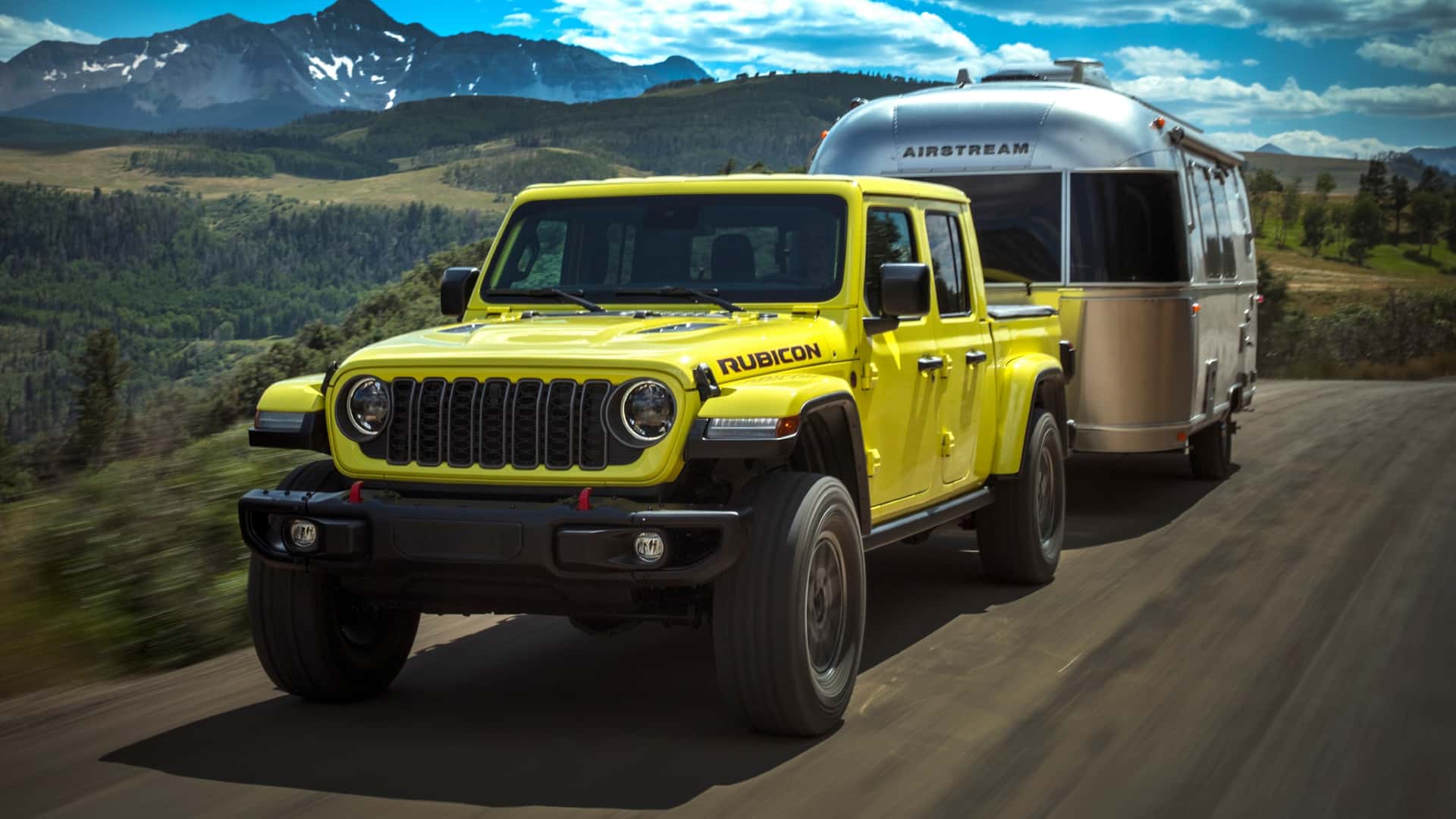 https://cdn.motor1.com/images/mgl/40N0OJ/s1/2024-jeep-gladiator-rubicon-x.jpg