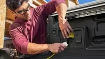 Ford Ranger avec entraînement hybride rechargeable (2024)
