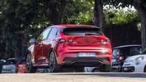  Renault Clio full hybrid E-Tech, l'auto protagonista di YouTester 2026