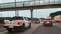 Flagra: Ford Ranger PHEV roda no Brasil e chega em 2027