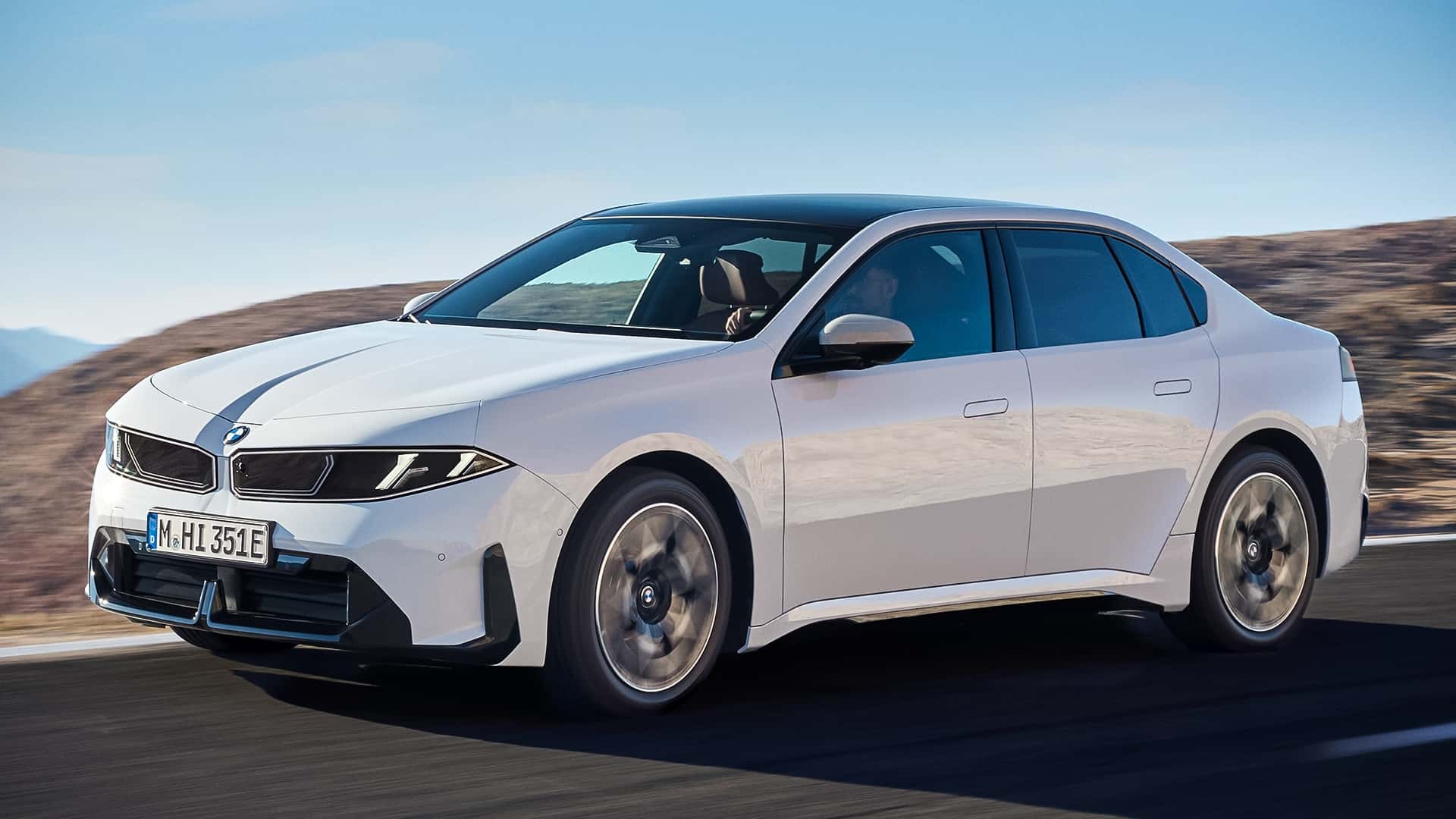 https://cdn.motor1.com/images/mgl/40YG9A/s1/bmw-i3-50-xdrive-2026-first-edition.jpg