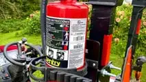 Incendio mietitrebbia in campo di grano: tutte le cause da conoscere