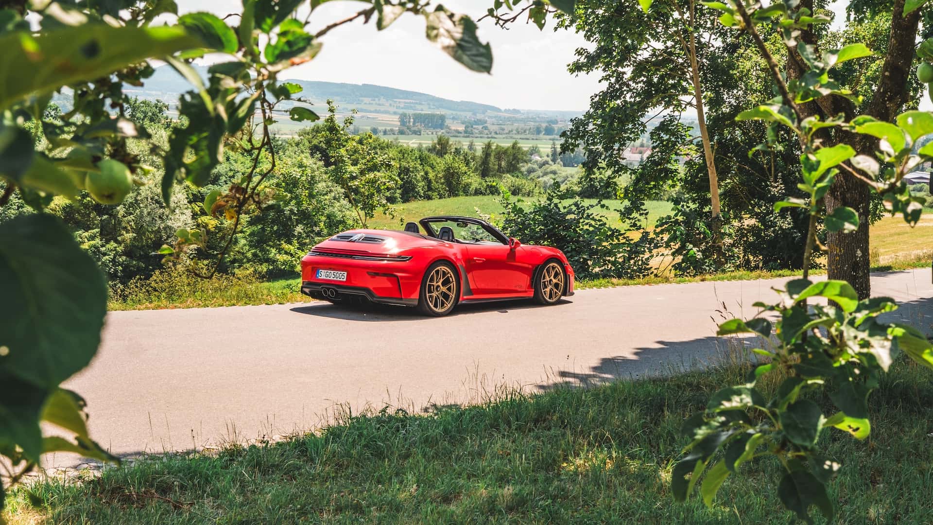 https://cdn.motor1.com/images/mgl/40Yo7M/s1/2027-porsche-911-gt3-s-c-first-drive-review.jpg