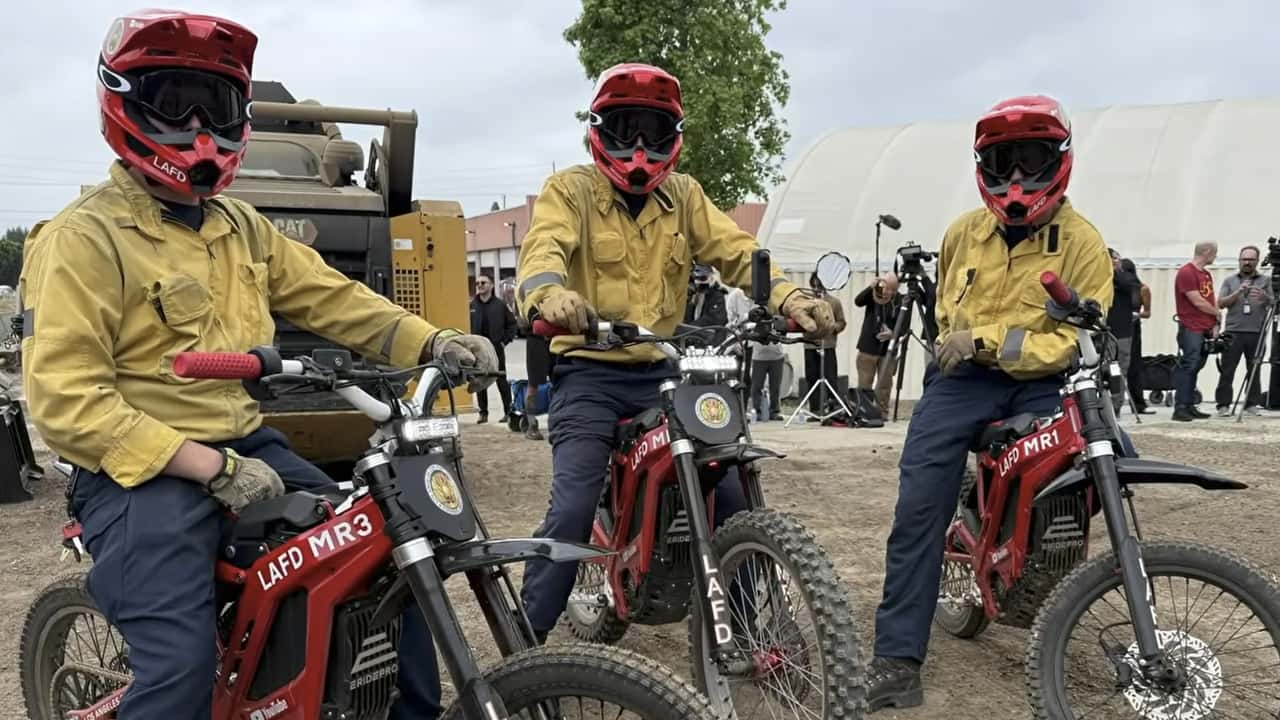 Пожарная служба обзавелась электромотоциклетной спасательной командой — и мы узнали подробности