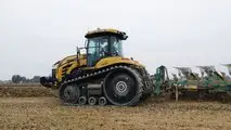 Challenger MT775E nella terra del pomodoro