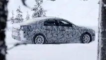 Photo d'espionnage de la berline Mercedes EQA